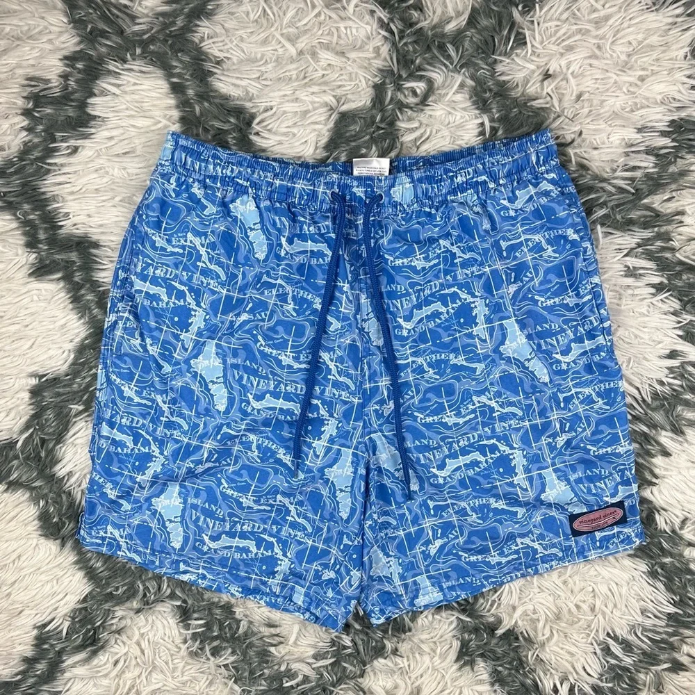 Vineyard Vines Men's Swim Trunks Size Medium Blue White Whales